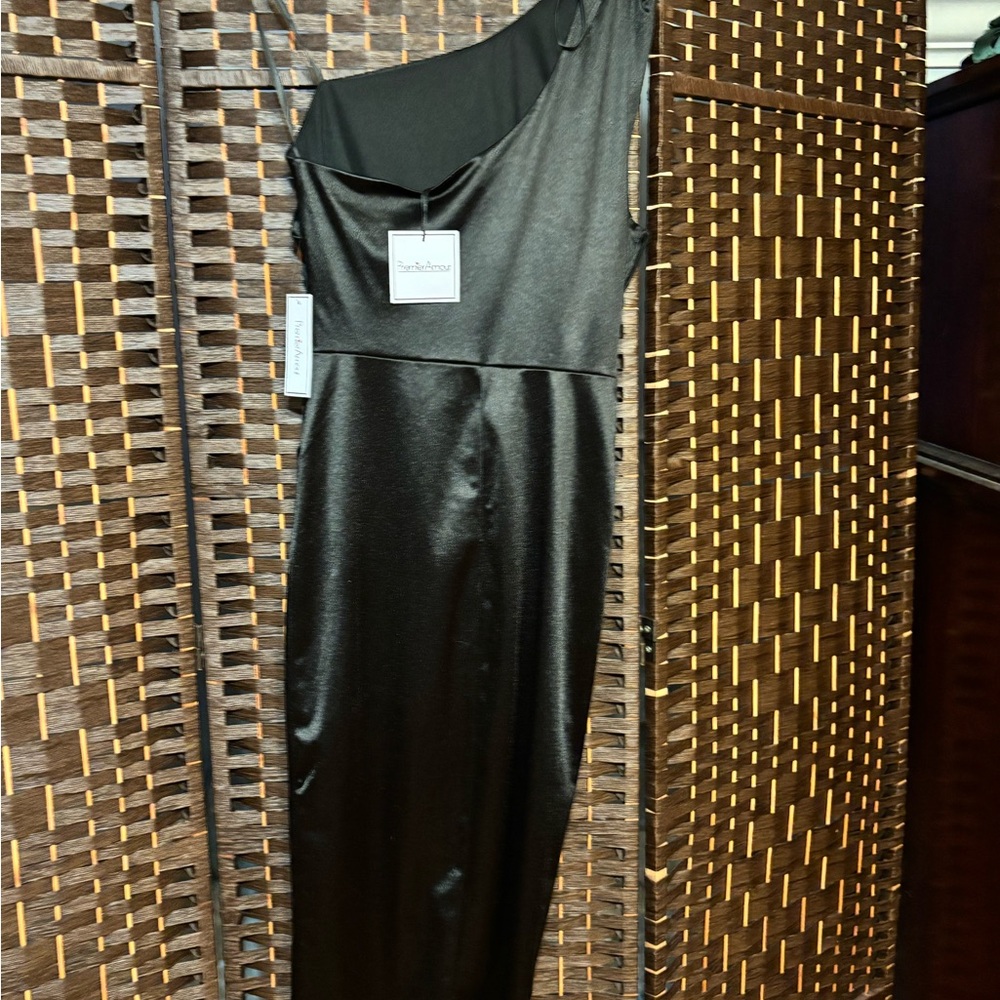 Chic One-Shoulder Black Dress